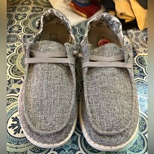 Women’s hey dude slip on size 9